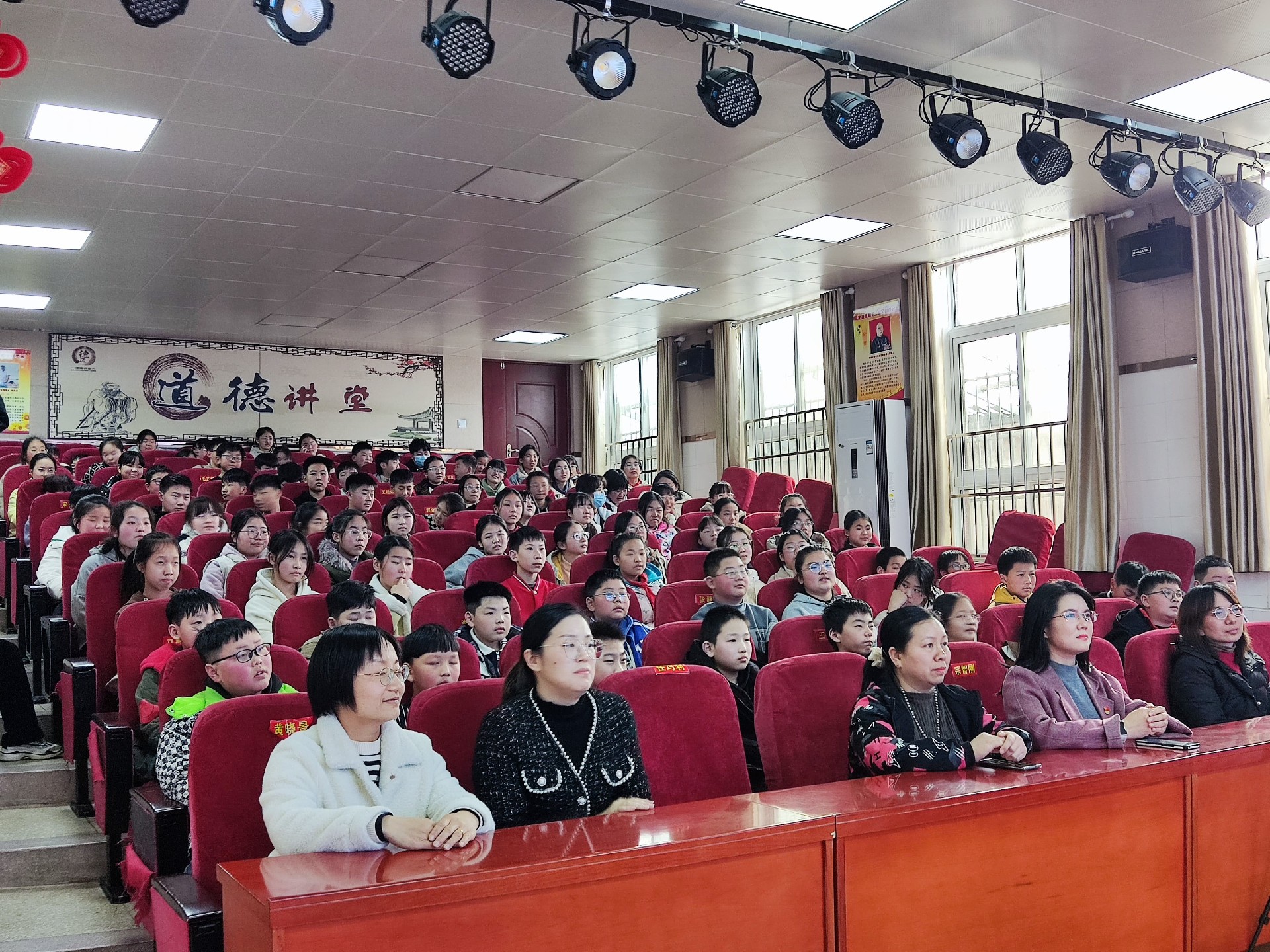 1677807927143714.jpg 105.jpg