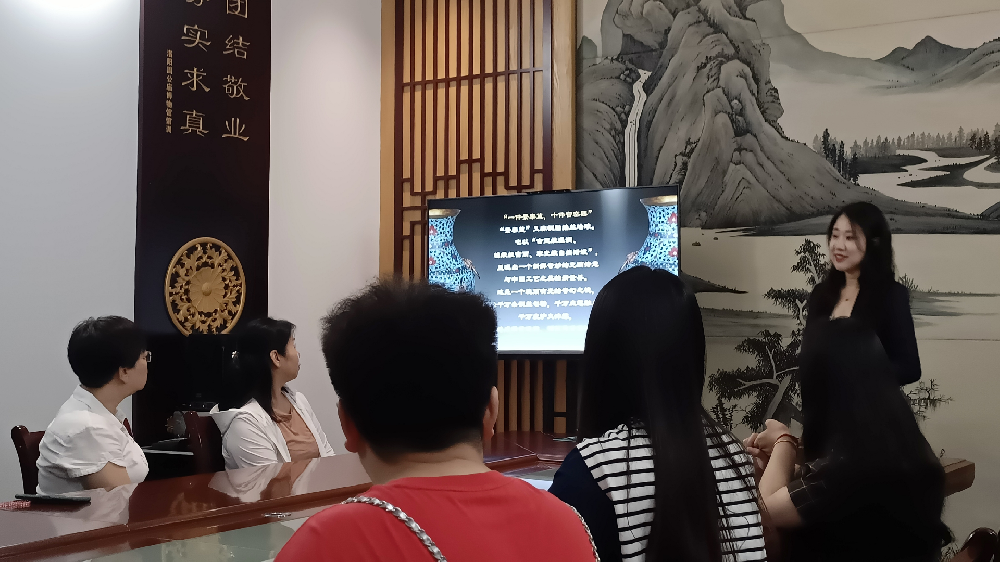 洛阳周公庙博物馆开展“珐琅绘桃李 相期与君来”教师节特别活动