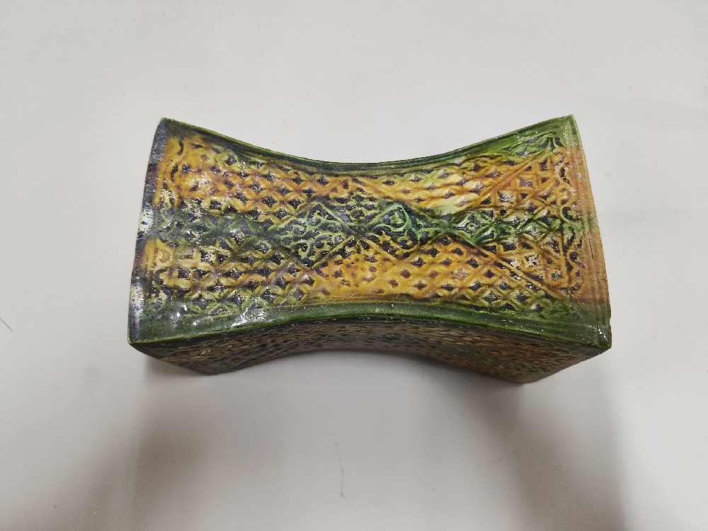 三彩束腰方瓷枕